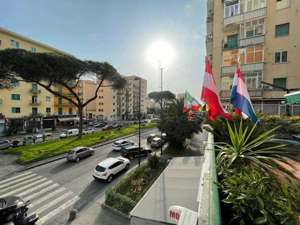 Appartement Domus Cesare à Naples Extérieur photo