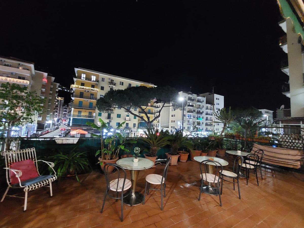 Appartement Domus Cesare à Naples Extérieur photo