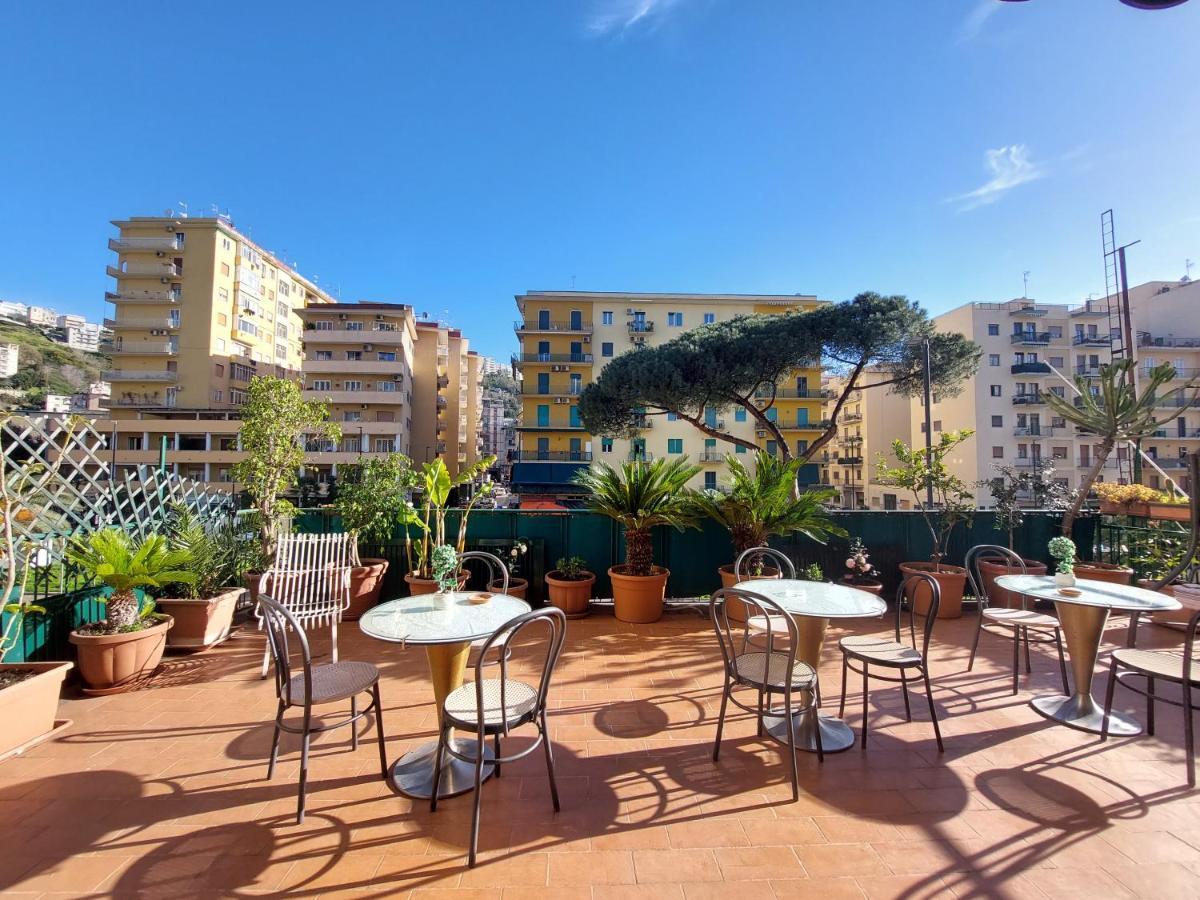 Appartement Domus Cesare à Naples Extérieur photo