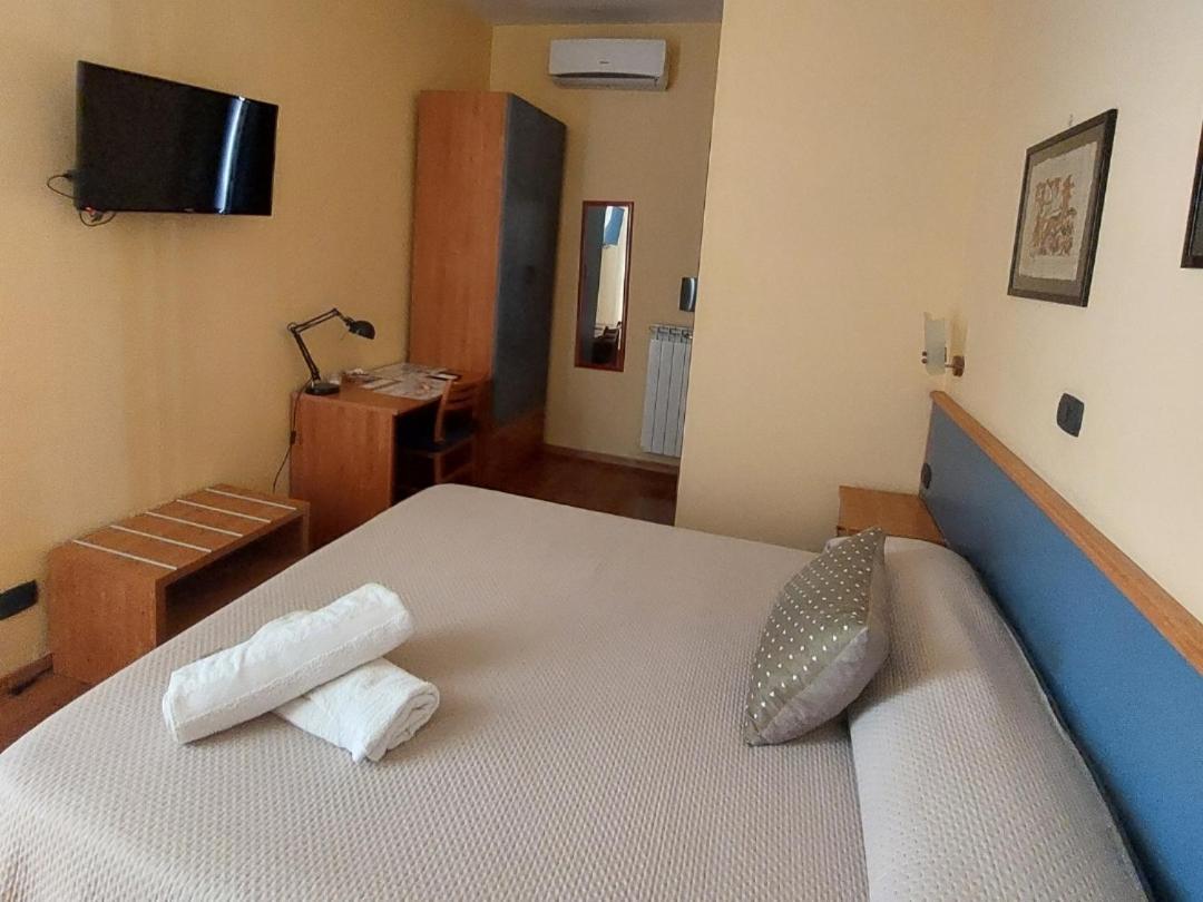 Appartement Domus Cesare à Naples Extérieur photo